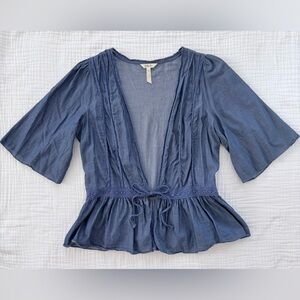 Matilda Jane blue chambray bell sleeve ruffle lace tie blouse size large